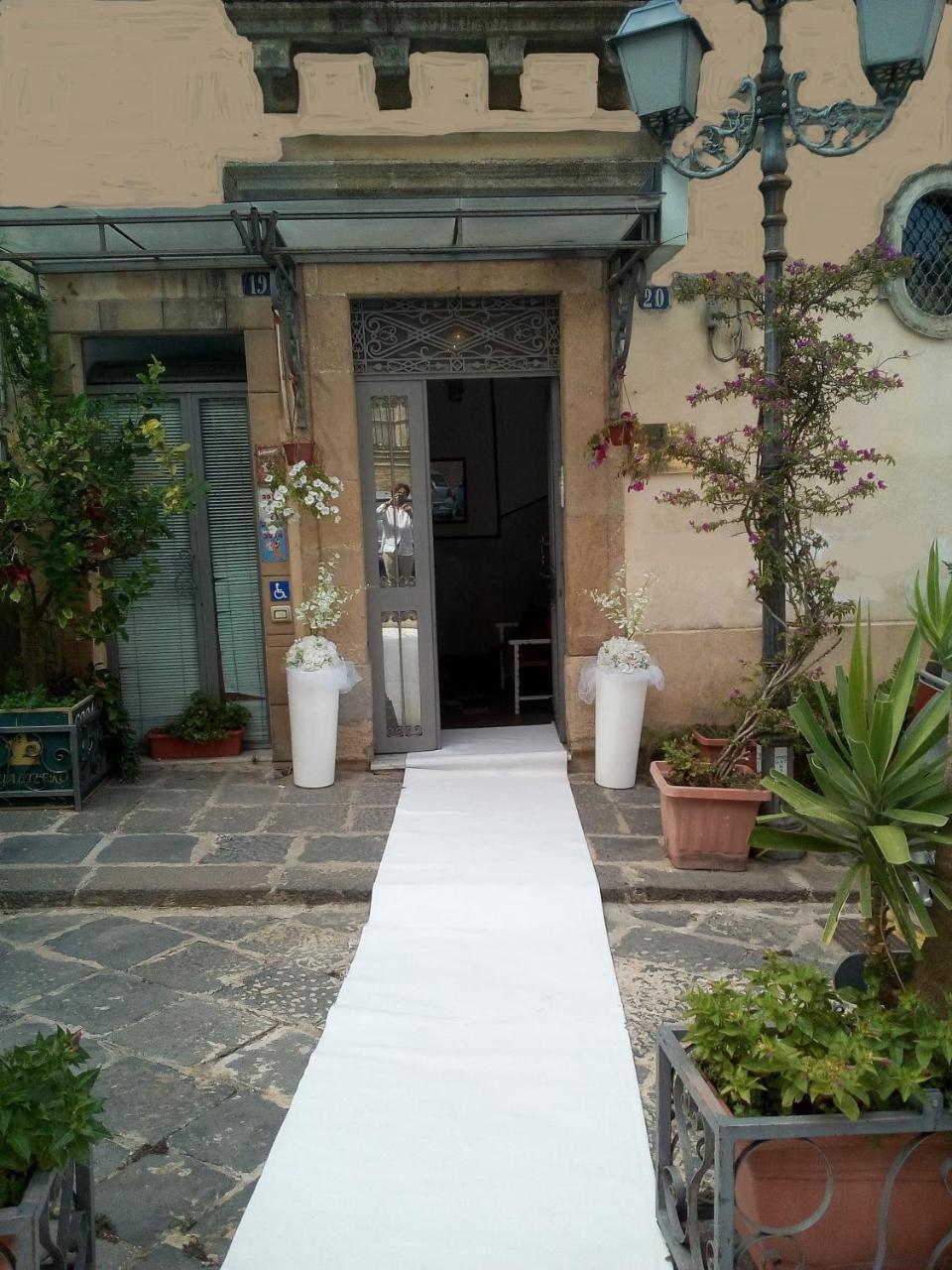 Gualtiero Camere & Suite Caltagirone Eksteriør billede